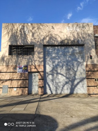 GALPON CON VIVIENDA DE 3 AMBIENTES CON SALIDA A DOS CALLES