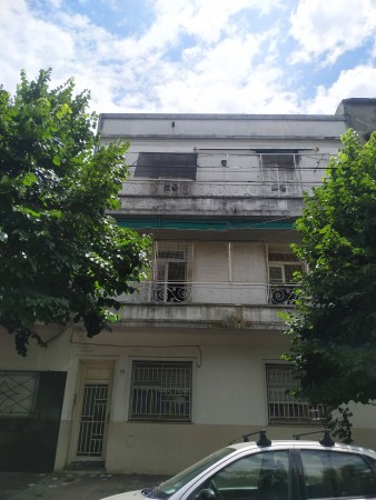 DEPARTAMENTO 2 AMB. AMPLIO, CON BALCON CORRIDO AL FTE.