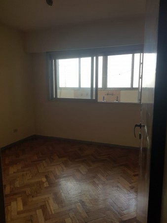 ALQUILER 2 AMBIENTES CON BALCON AL FRENTE