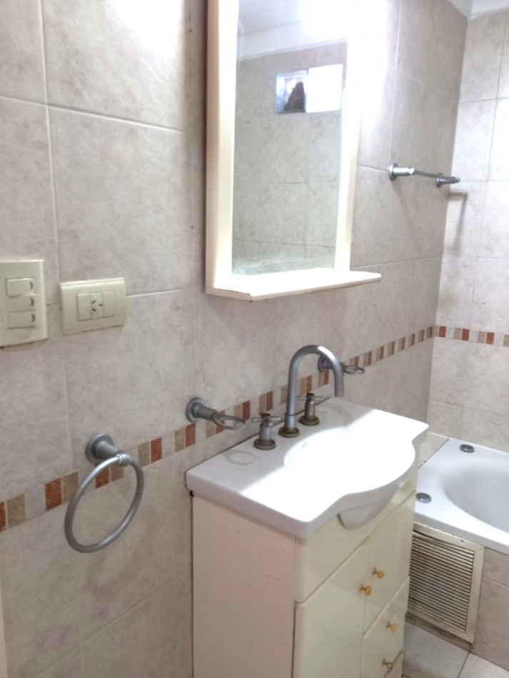 DTO. 2 AMB. EN VENTA CON COCHERA