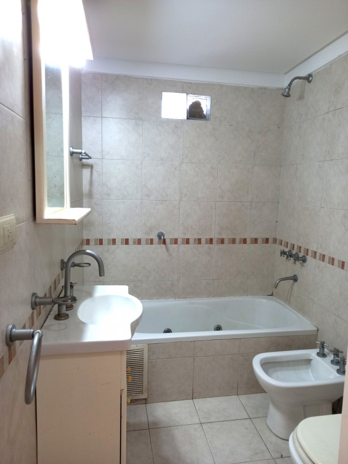 DTO. 2 AMB. EN VENTA CON COCHERA