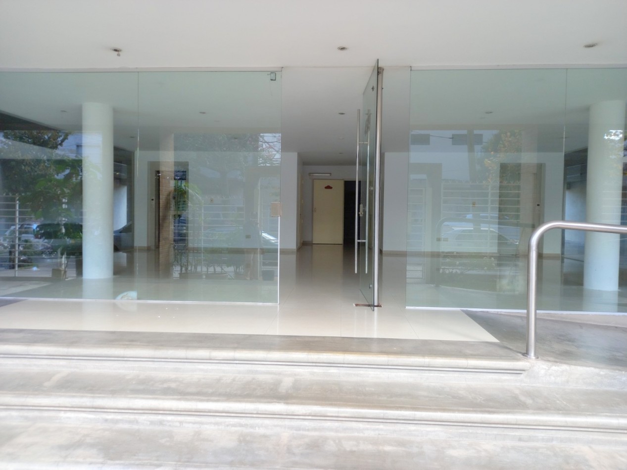DTO. 2 AMB. EN VENTA CON COCHERA