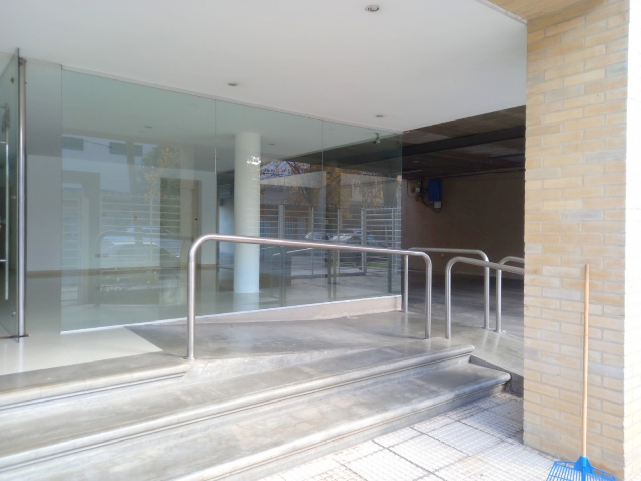 DTO. 2 AMB. EN VENTA CON COCHERA