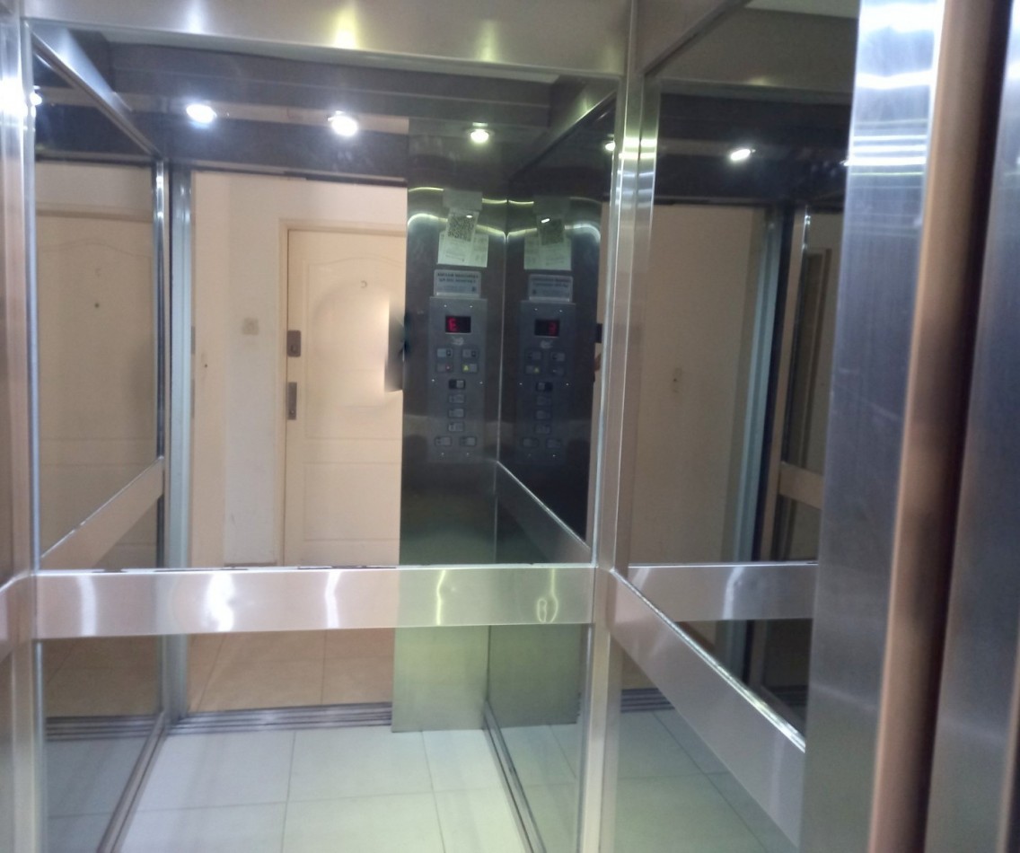 DTO. 2 AMB. EN VENTA CON COCHERA