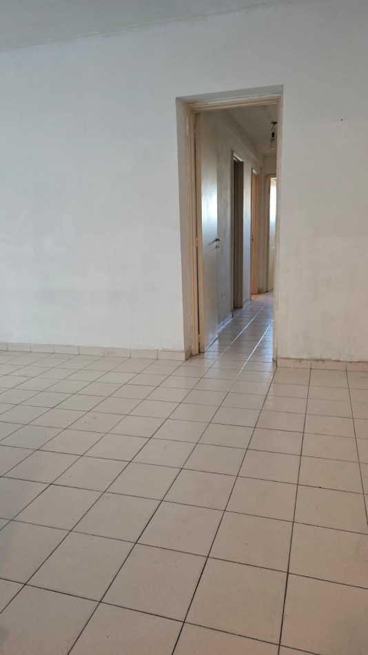 DEPARTAMENTO DE 3 AMBIENTES CON BALCON Y COCHERA