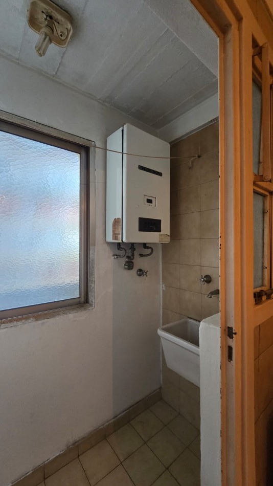 DEPARTAMENTO DE 3 AMBIENTES CON BALCON Y COCHERA