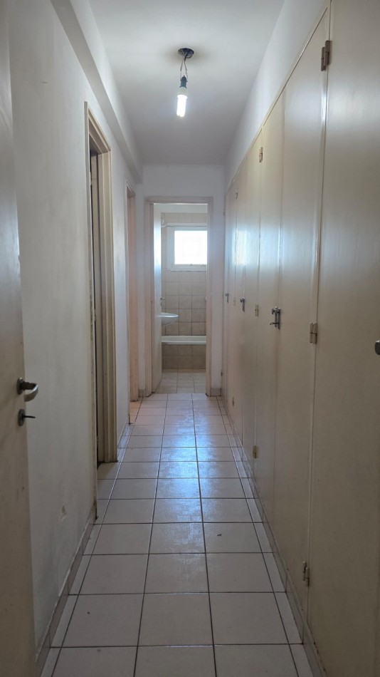 DEPARTAMENTO DE 3 AMBIENTES CON BALCON Y COCHERA