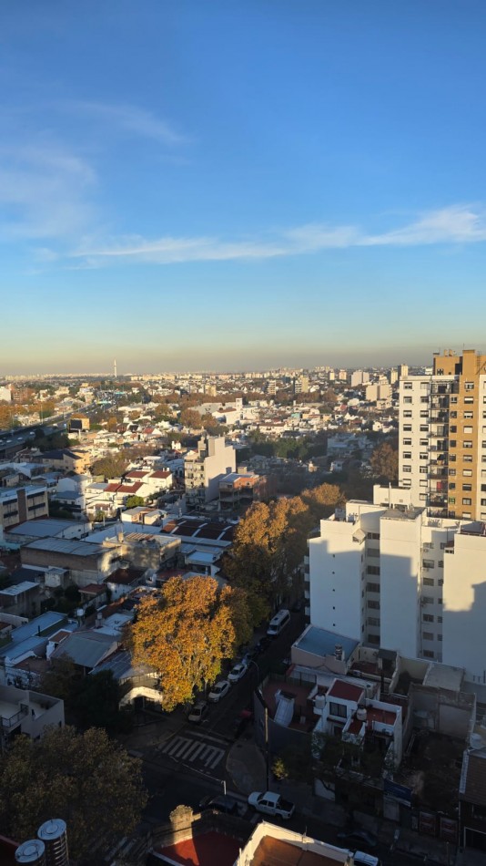 DEPARTAMENTO DE 3 AMBIENTES CON BALCON Y COCHERA