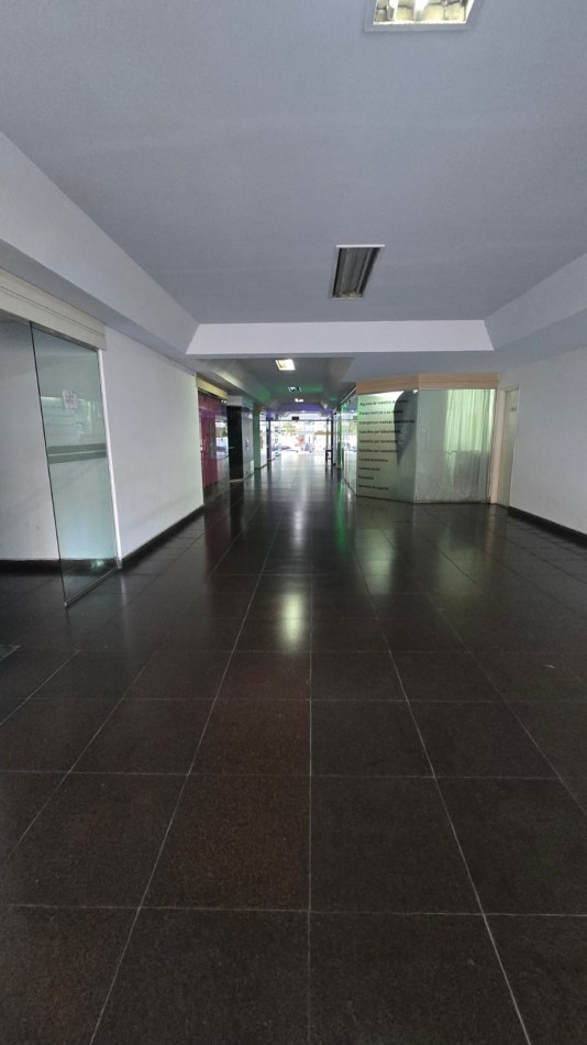 DEPARTAMENTO DE 3 AMBIENTES CON BALCON Y COCHERA
