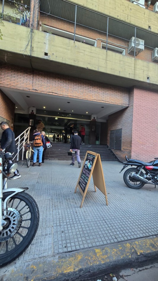 DEPARTAMENTO DE 3 AMBIENTES CON BALCON Y COCHERA