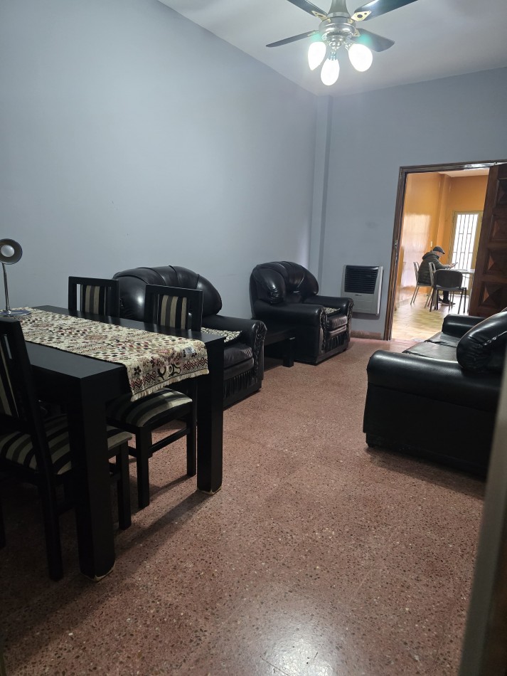 PH de 5 ambientes al frente con entrada independiente + taller/deposito 