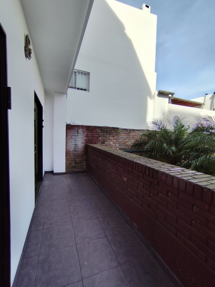 DEPARTAMENTO 2 AMBIENTES, CON BALCON, EDIFICIO CON PISCINA, APTO CREDITO!