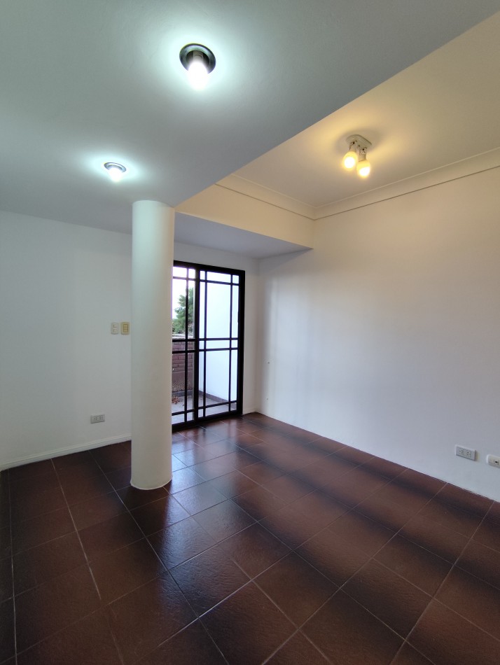 DEPARTAMENTO 2 AMBIENTES, CON BALCON, EDIFICIO CON PISCINA, APTO CREDITO!