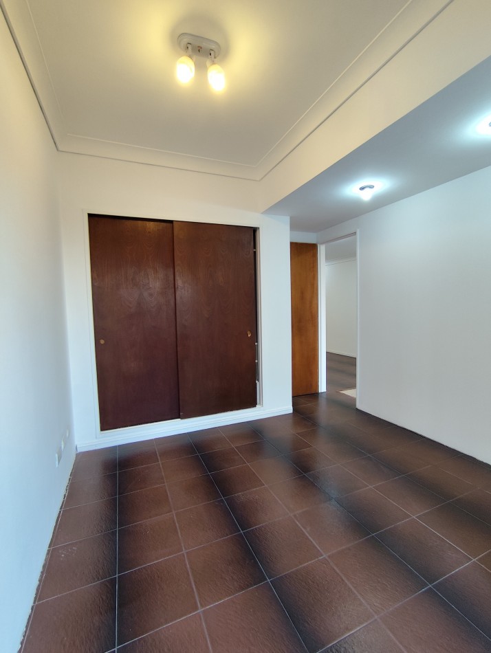DEPARTAMENTO 2 AMBIENTES, CON BALCON, EDIFICIO CON PISCINA, APTO CREDITO!