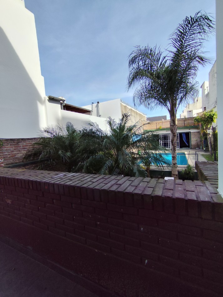 DEPARTAMENTO 2 AMBIENTES, CON BALCON, EDIFICIO CON PISCINA, APTO CREDITO!