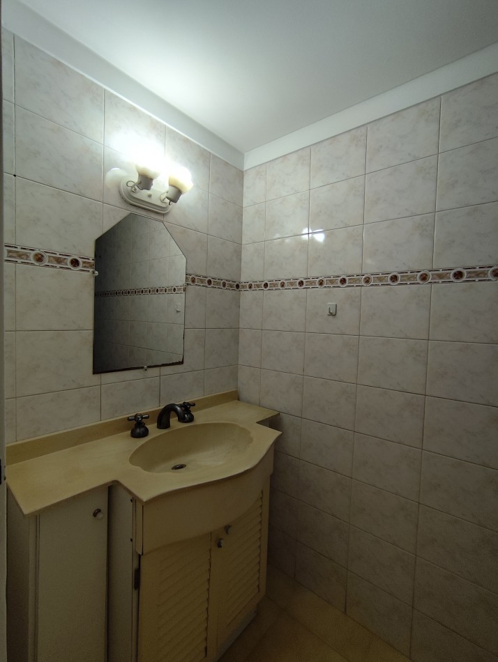 DEPARTAMENTO 2 AMBIENTES, CON BALCON, EDIFICIO CON PISCINA, APTO CREDITO!