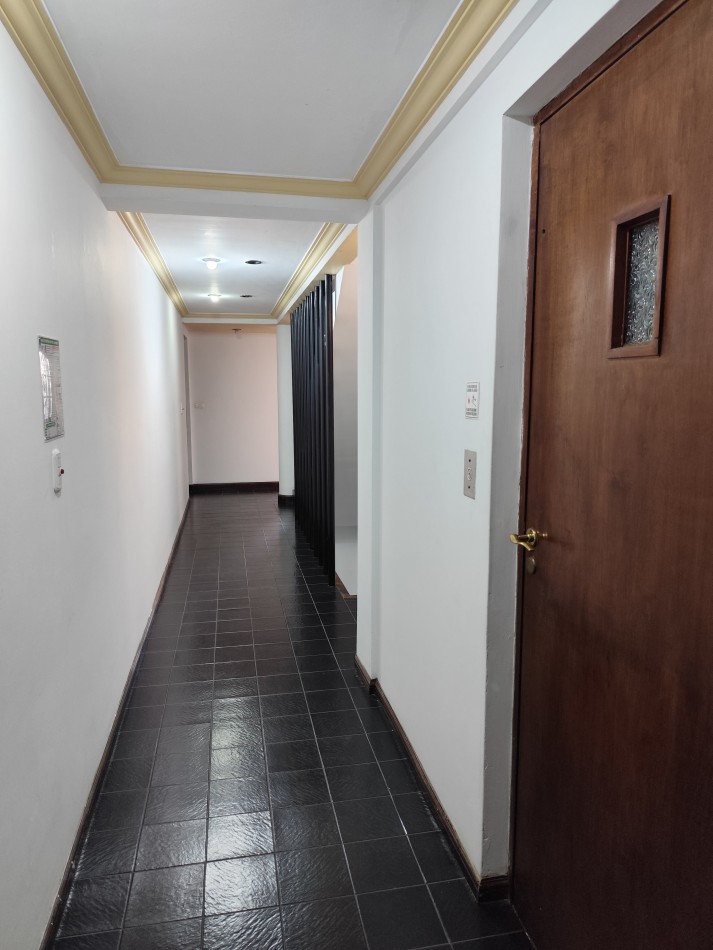 DEPARTAMENTO 2 AMBIENTES, CON BALCON, EDIFICIO CON PISCINA, APTO CREDITO!