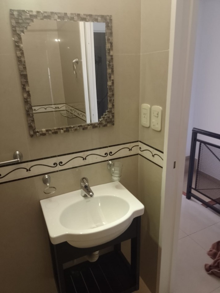 DEPARTAMENTO TIPO DUPLEX DE 4 AMB. PRIMER PISO AL FRENTE