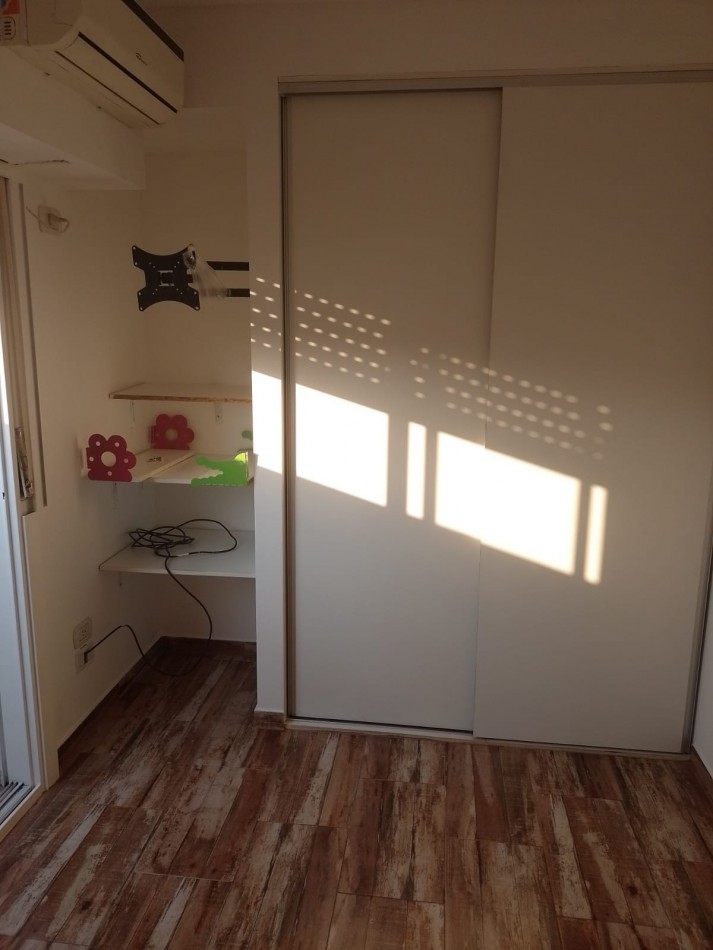 DEPARTAMENTO TIPO DUPLEX DE 4 AMB. PRIMER PISO AL FRENTE