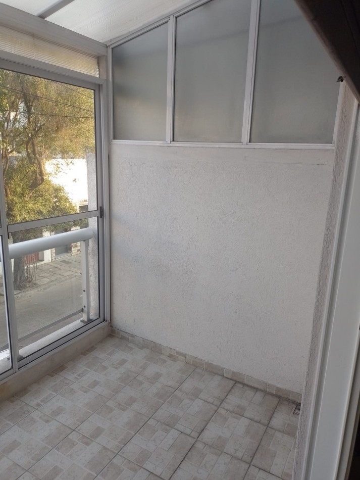 DEPARTAMENTO TIPO DUPLEX DE 4 AMB. PRIMER PISO AL FRENTE