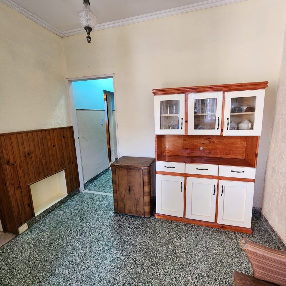 PH de 3 ambientes con patio y terraza.