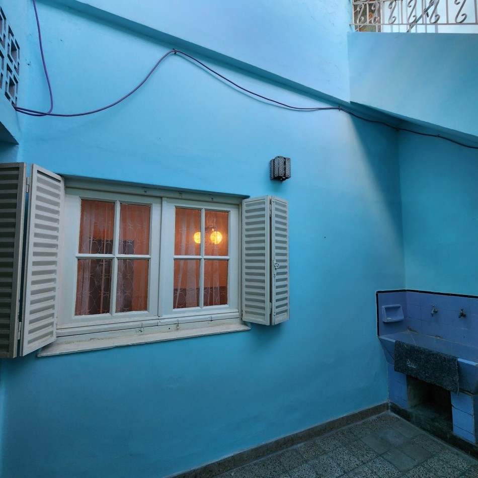 PH de 3 ambientes con patio y terraza.