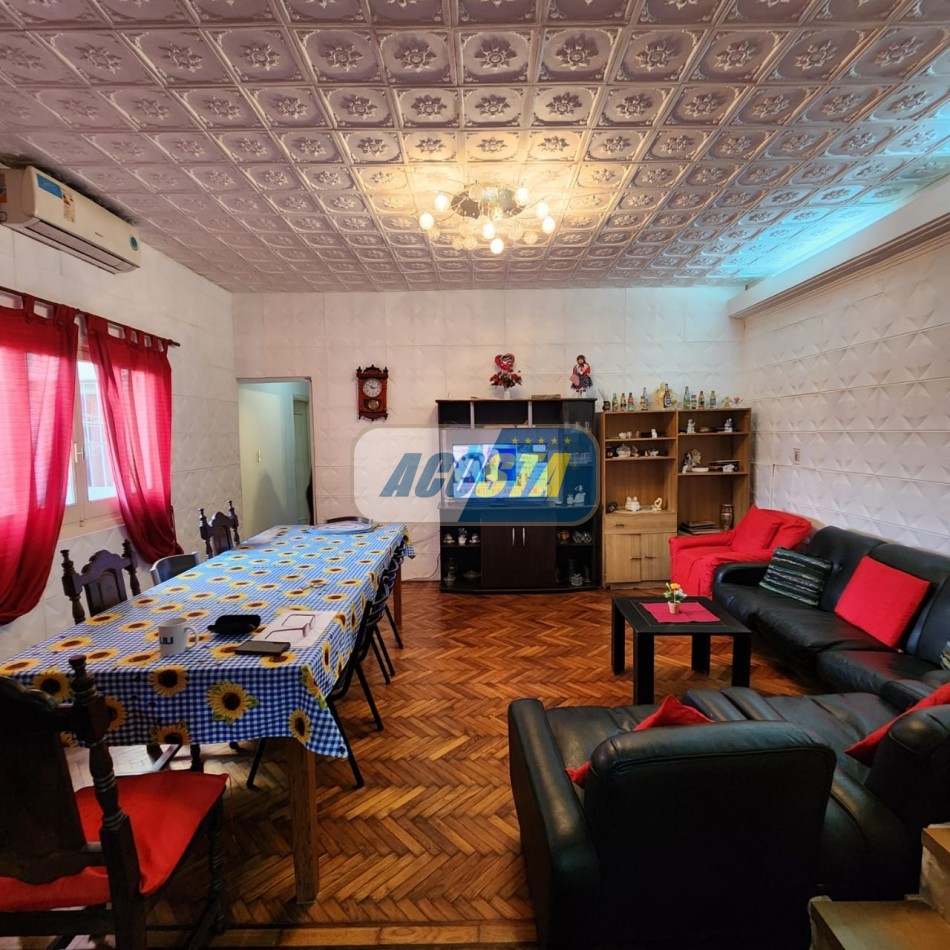 TIPO CASA AL FRENTE 