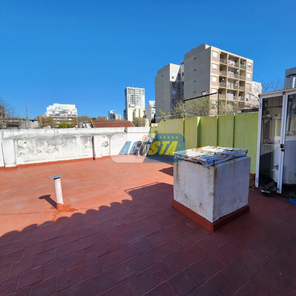 TIPO CASA AL FRENTE 