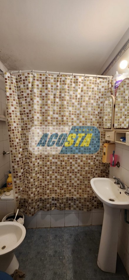 DEPARTAMENTO 2 AMBIENTES, A MTS DE AV. RIVADAVIA, OPORTUNIDAD!