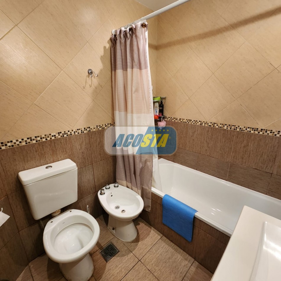 TIPO CASA AL FRENTE 