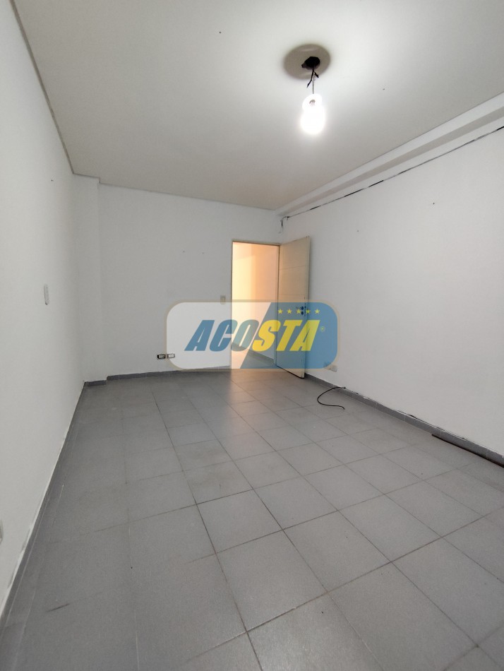 ALQUILER MONOAMBIENTE CON COCHERA Y PATIO, BARRIO NAON