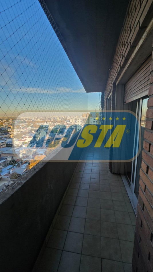 DEPARTAMENTO DE 3 AMBIENTES CON BALCON Y COCHERA