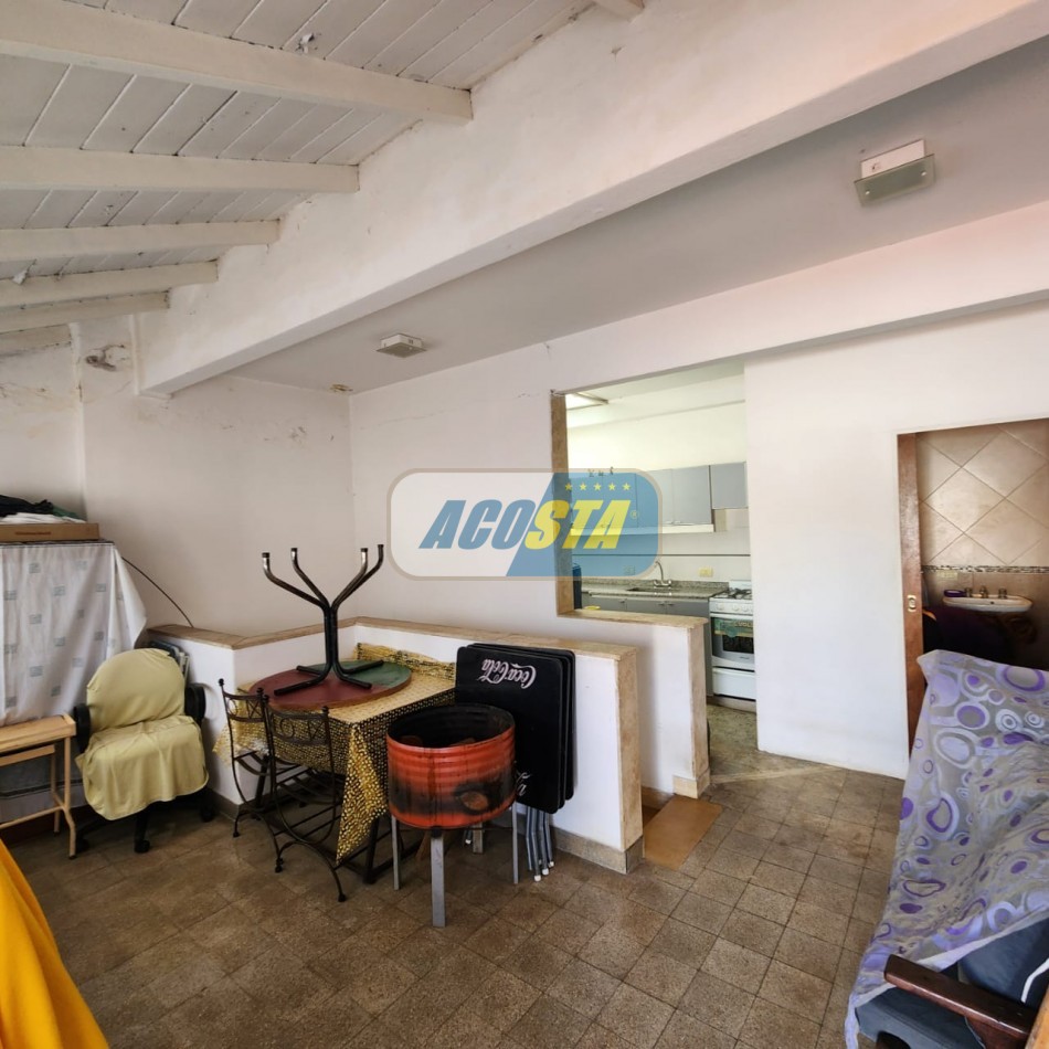 TIPO CASA AL FRENTE 