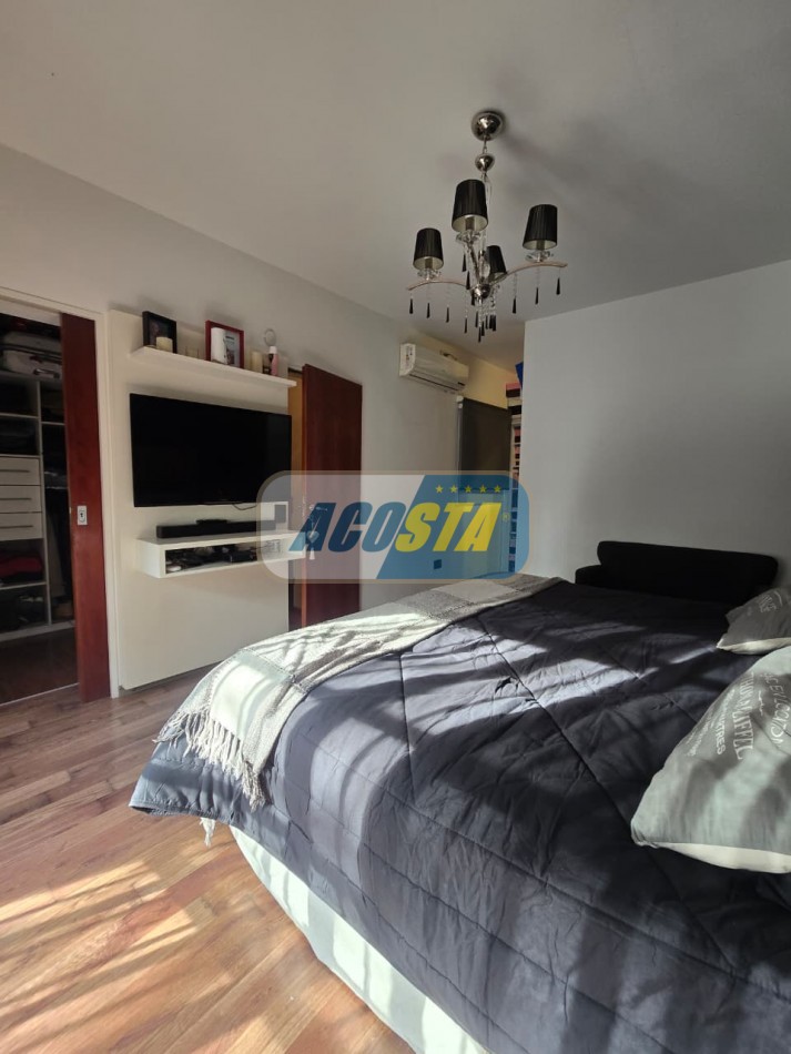 EXCELENTE CASA DE 4 AMBIENTES EX-MUNICIPAL