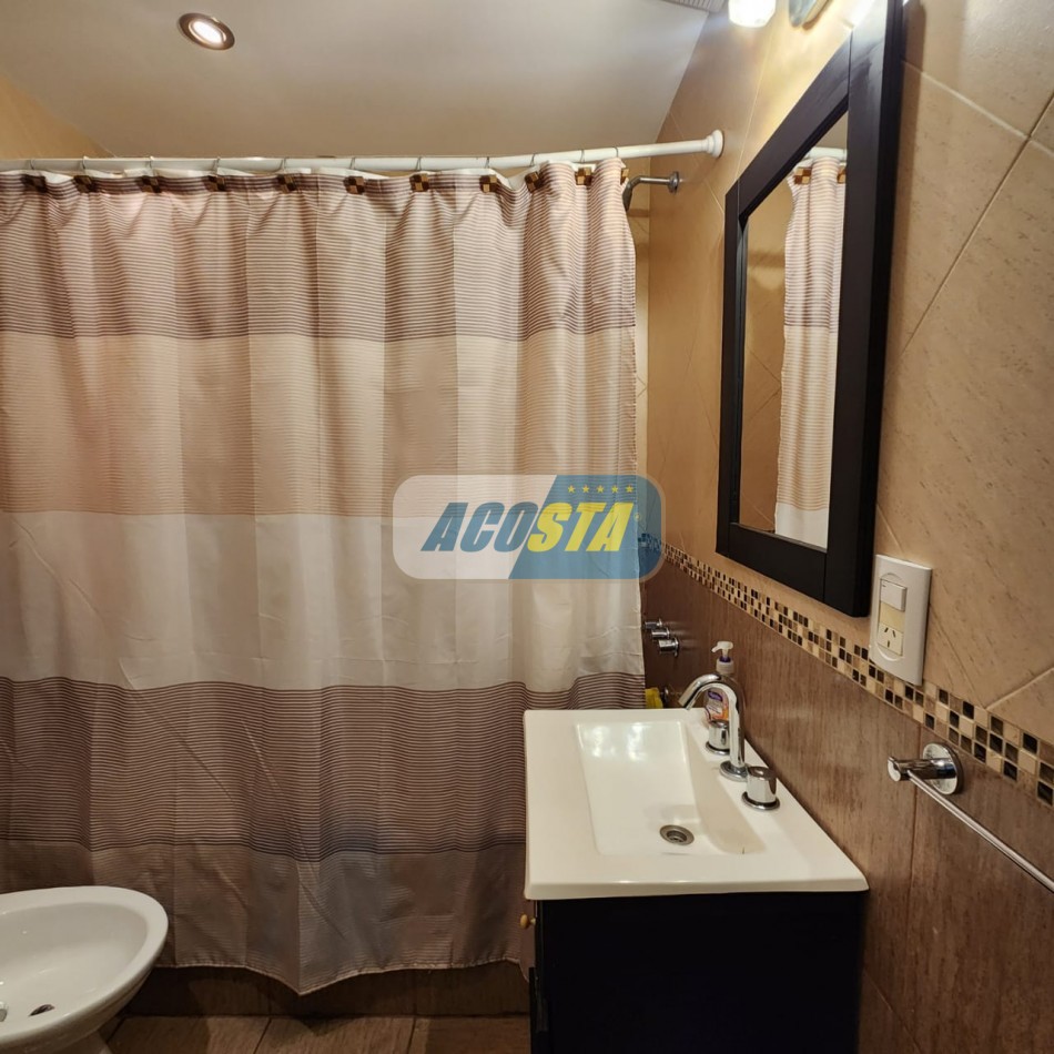 TIPO CASA AL FRENTE 