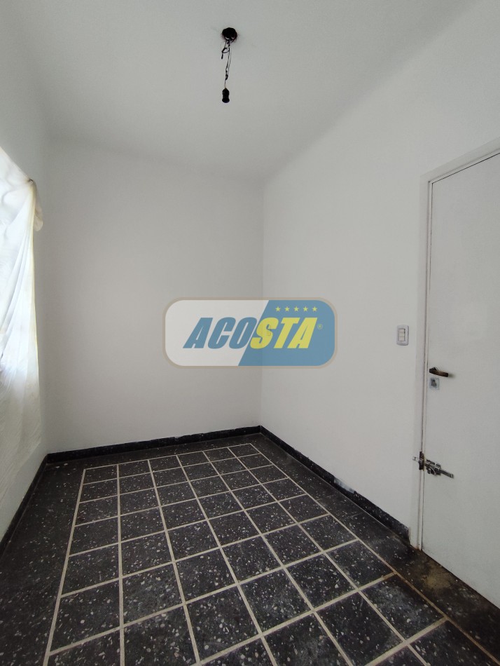 DEPARTAMENTO 2 AMBIENTES CON TZA PROPIA,  A MTS. AV. PCIAS UNIDAS, OPORTUNIDAD!