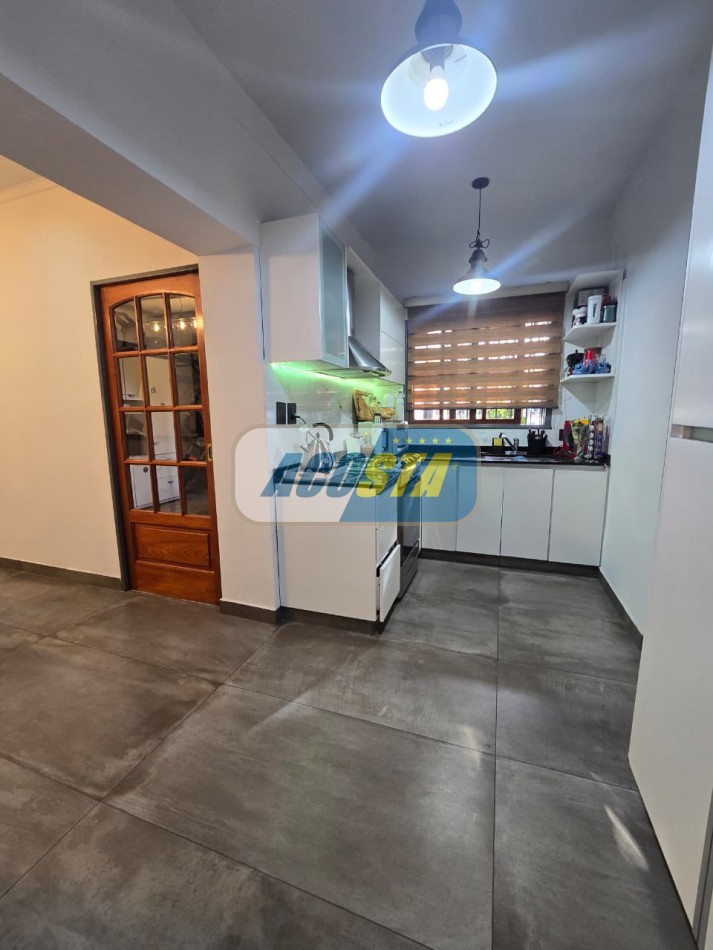 EXCELENTE CASA DE 4 AMBIENTES EX-MUNICIPAL