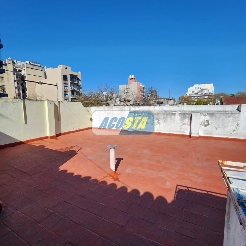 TIPO CASA AL FRENTE 