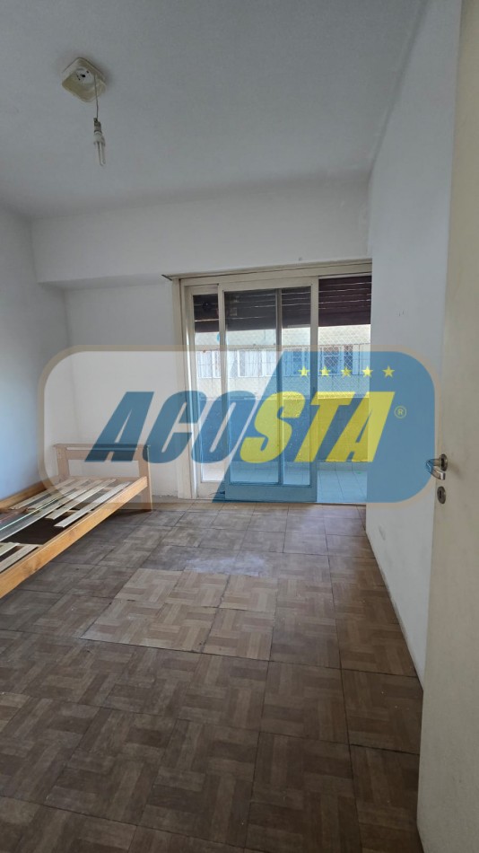 DEPARTAMENTO DE 3 AMBIENTES CON BALCON Y COCHERA