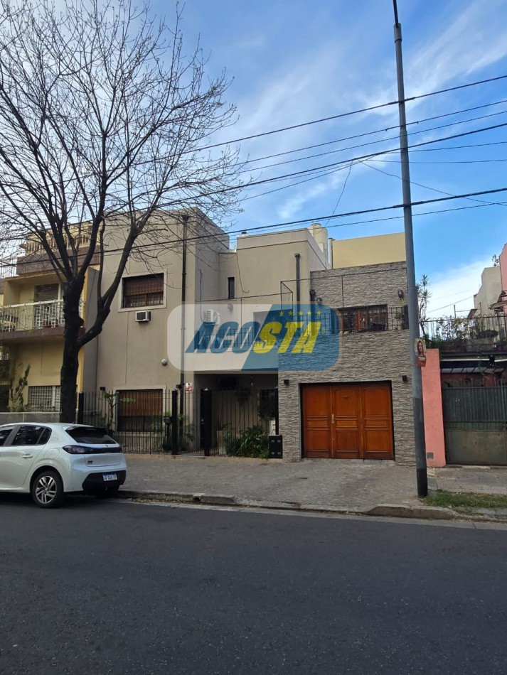 EXCELENTE CASA DE 4 AMBIENTES EX-MUNICIPAL