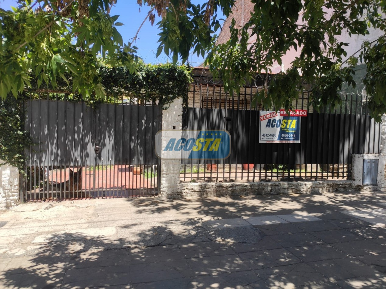 CASA DE 3 AMBIENTES CON FONDO LIBRE Y PILETA