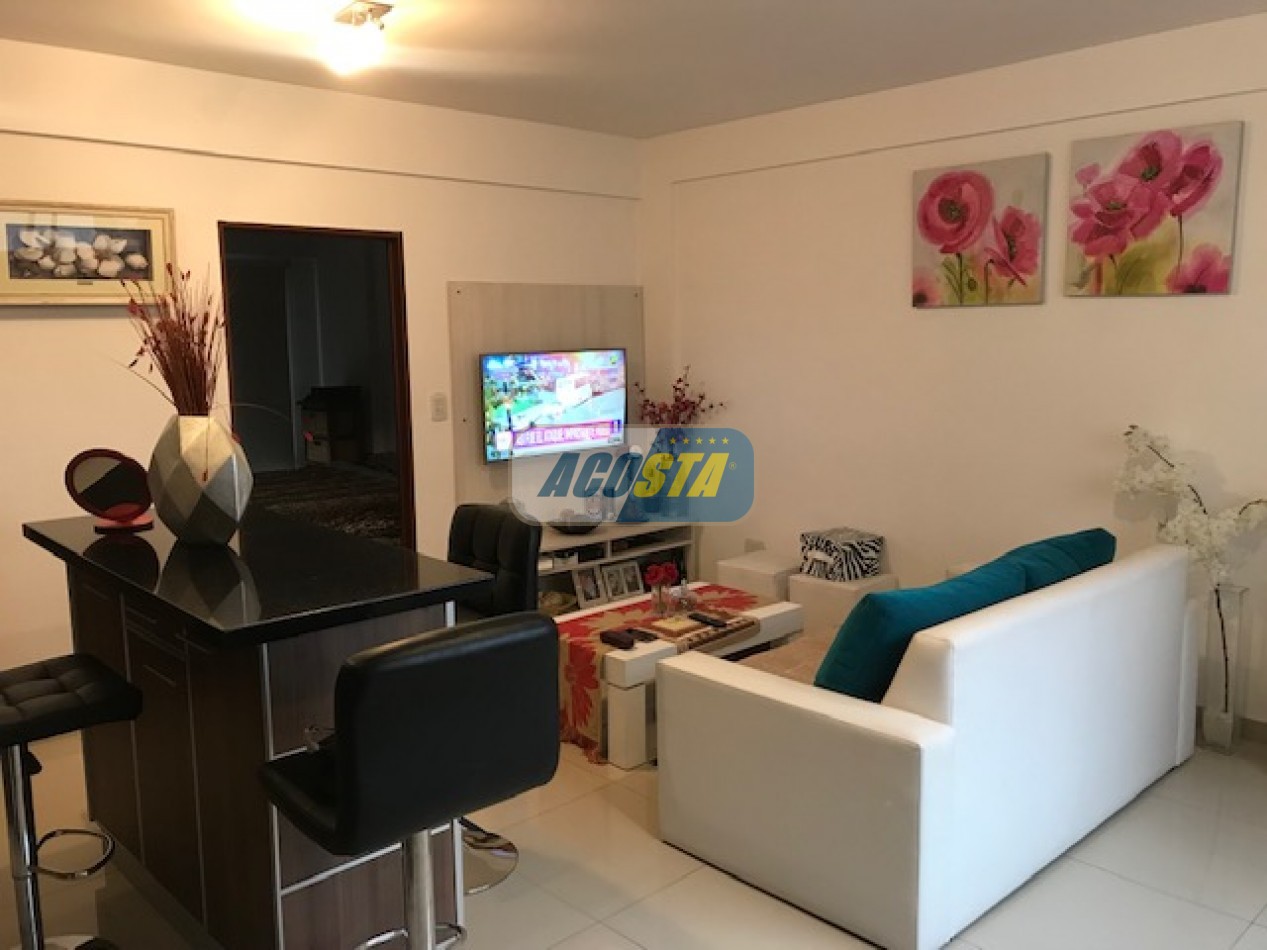 DEPARTAMENTO 2 AMBIENTES  CON COCHERA EN EXCELENTE ESTADO