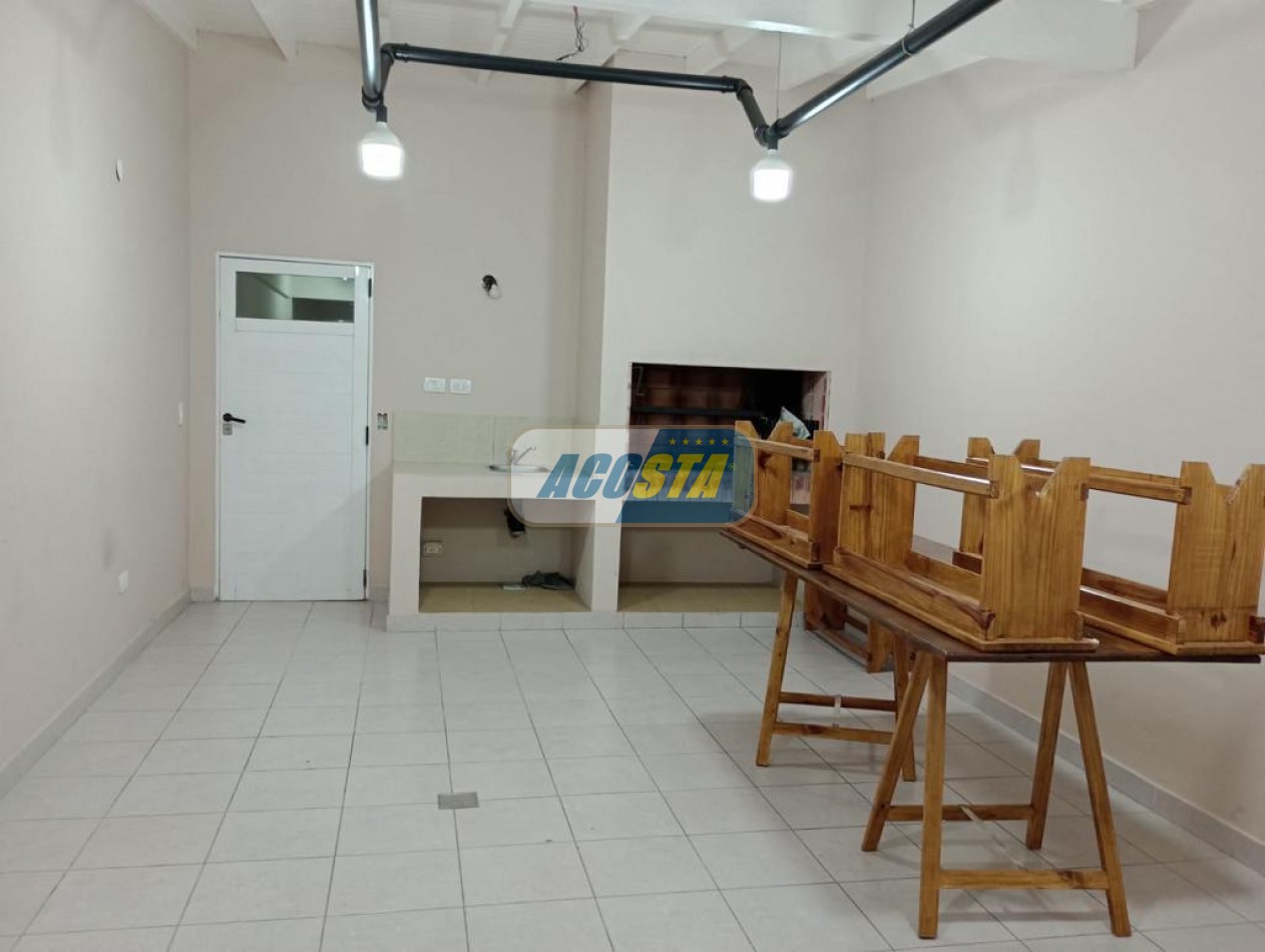 DEPARTAMENTO 2 AMBIENTES  CON COCHERA EN EXCELENTE ESTADO
