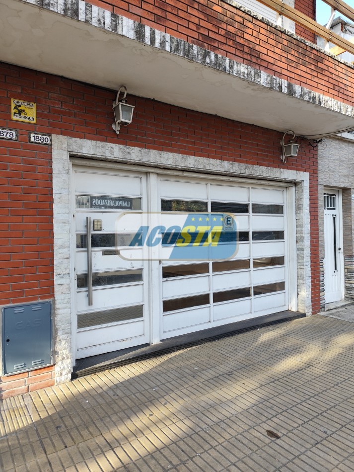 ALQUILER, DEPOSITO Y OFICINA, 135M2, BARRIO NAON 