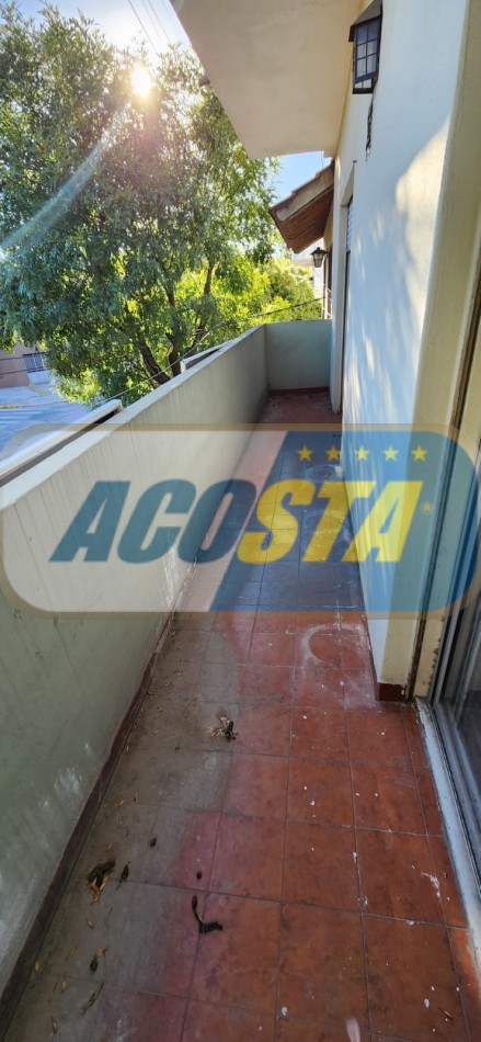 DEPARTAMENTO 3 AMBIENTES, BALCON AL FTE. Y TERRAZA EN COMUN