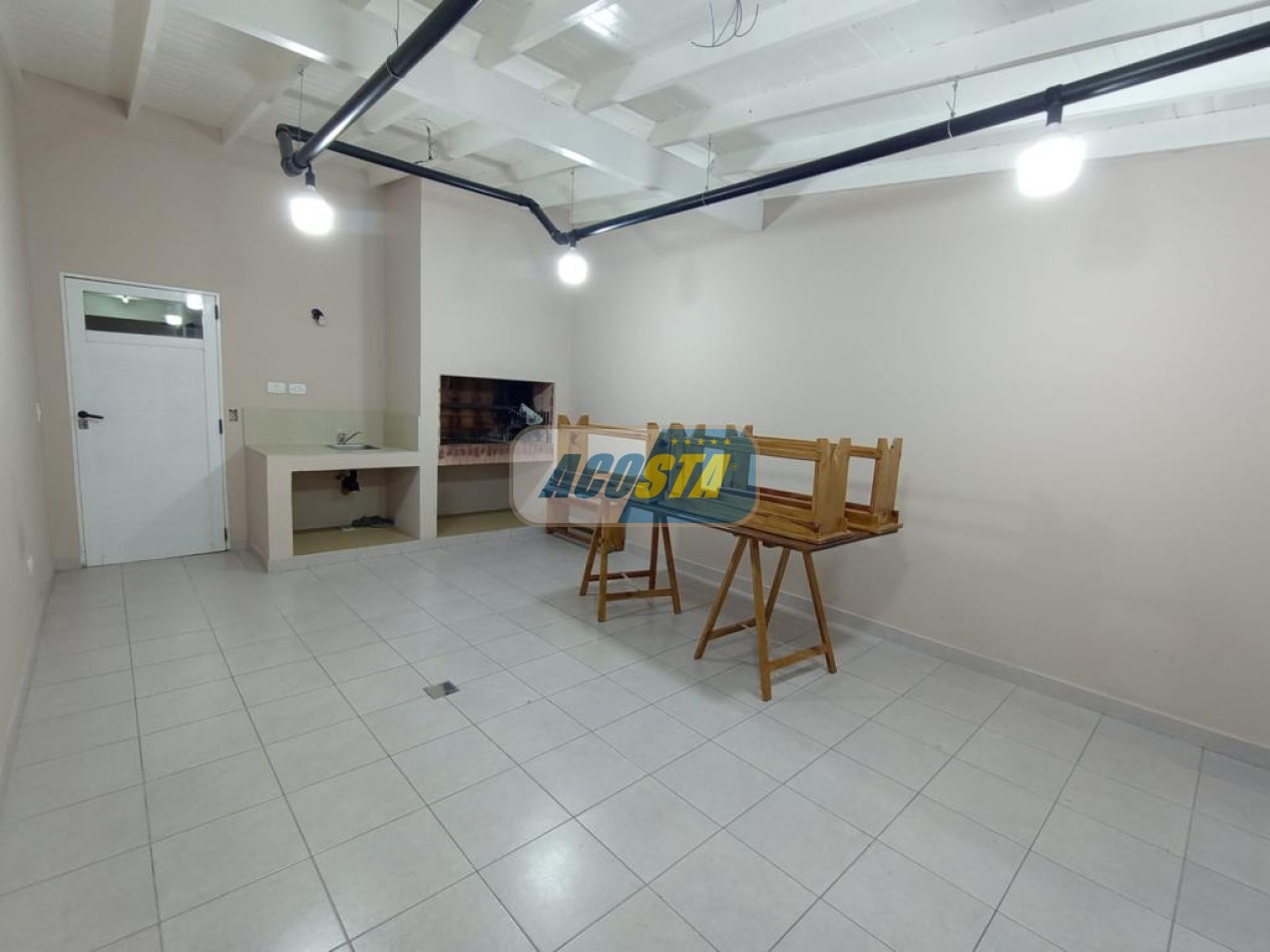 DEPARTAMENTO 2 AMBIENTES  CON COCHERA EN EXCELENTE ESTADO