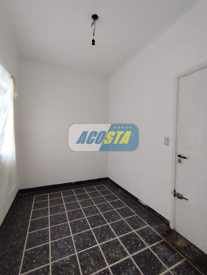 DEPARTAMENTO 2 AMBIENTES CON TZA PROPIA,  A MTS. AV. PCIAS UNIDAS, OPORTUNIDAD!