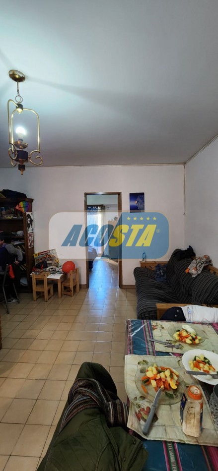 DEPARTAMENTO 2 AMBIENTES, A MTS DE AV. RIVADAVIA, OPORTUNIDAD!