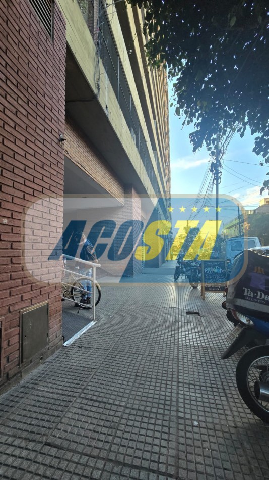 DEPARTAMENTO DE 3 AMBIENTES CON BALCON Y COCHERA