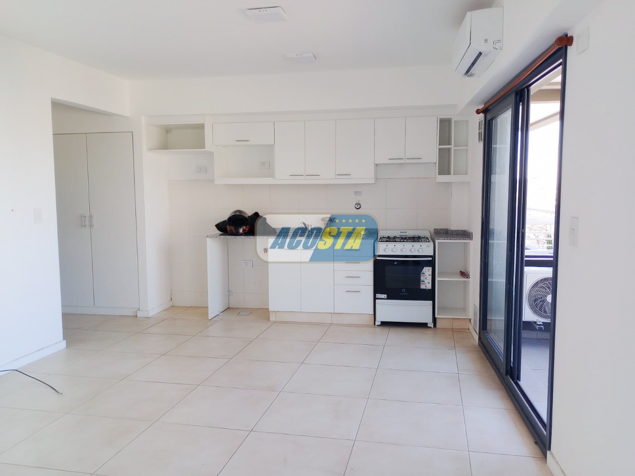 DEPARTAMENTO MONOAMBIENTE EN ALQUILER, AL FTE. AV ALBERDI